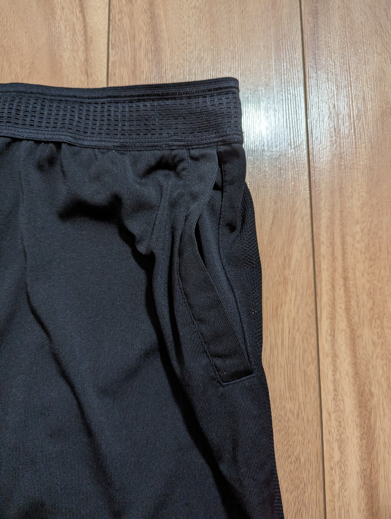 Uniqlo shorts with pockets - photo 3