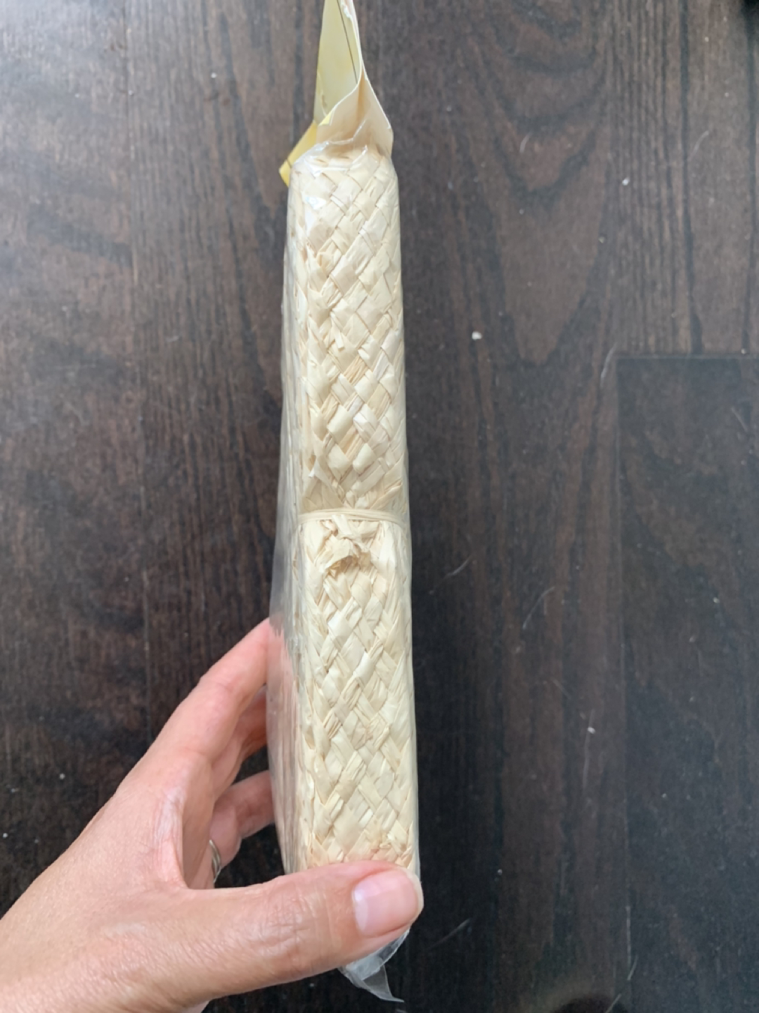 BNIP bag of woven raffia for making haku lei - from Hawaii image indicator(2)