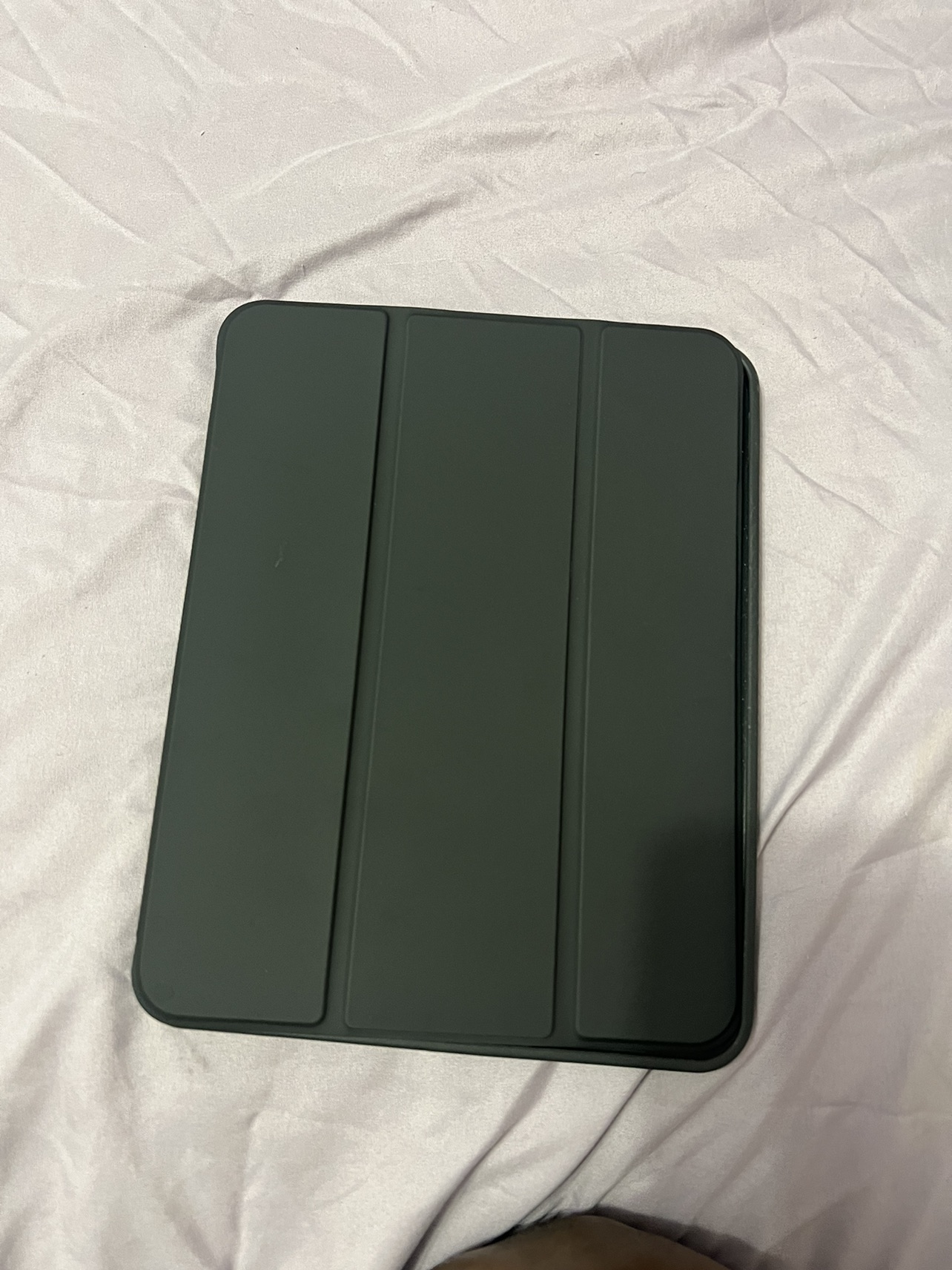 Ipad case with apple pen slot