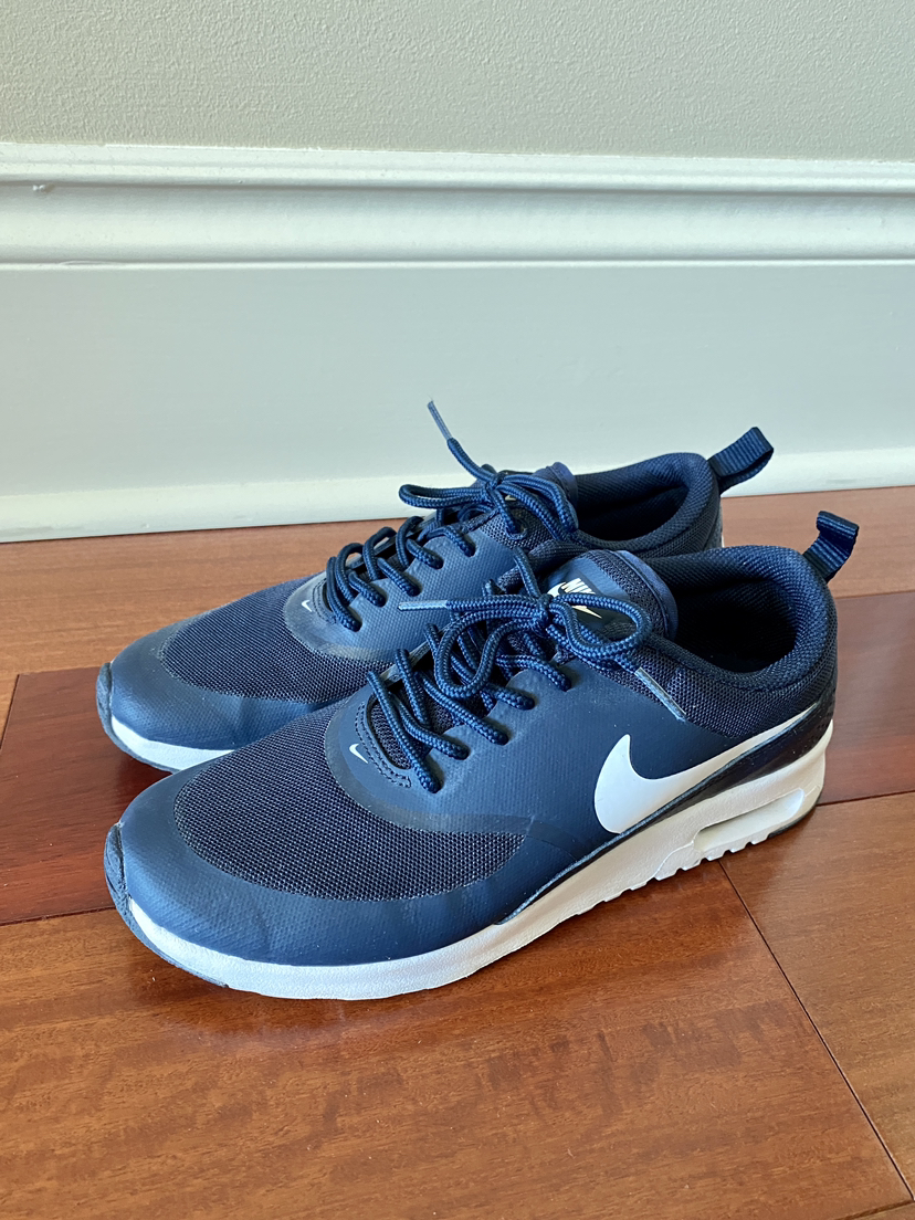 Nike Air Max Thea- Navy (women’s size 7.5 US) image indicator(2)