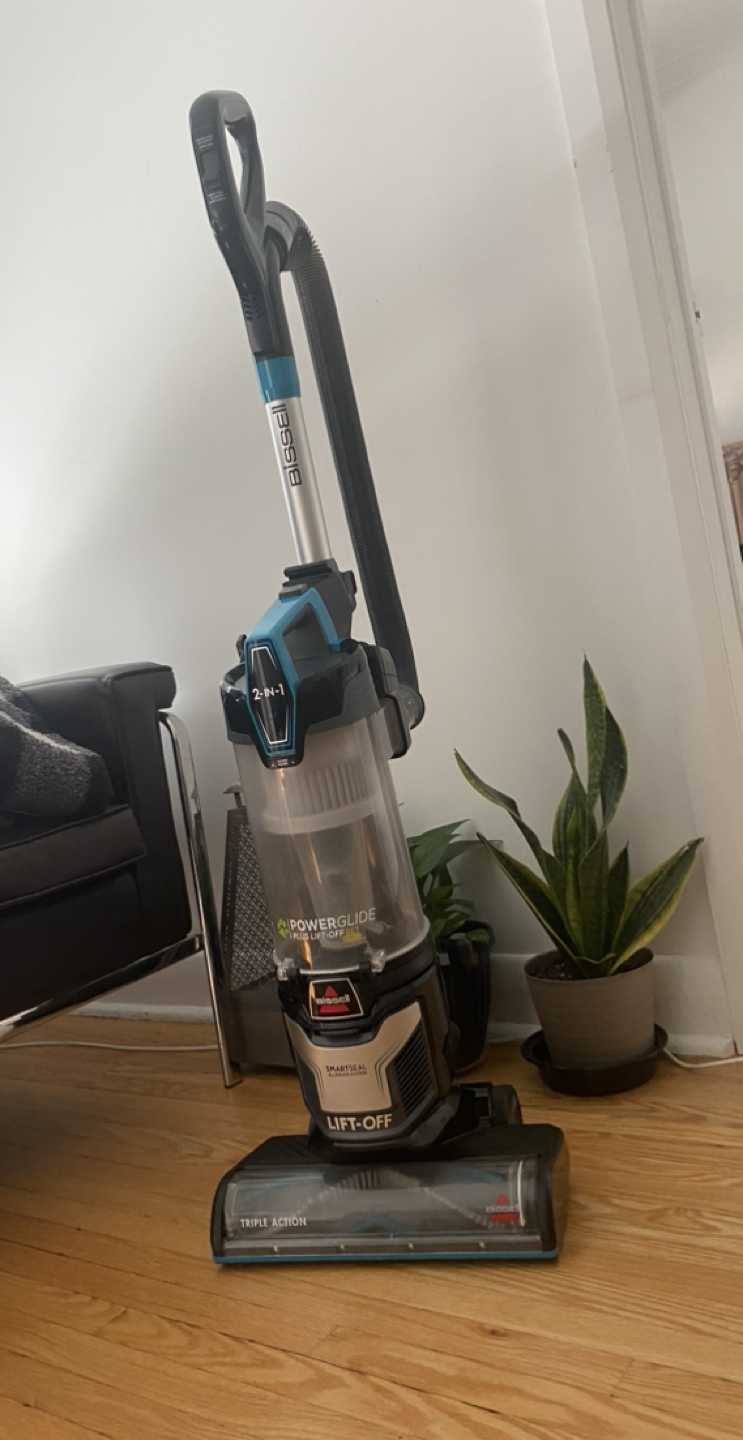 Bissell Vacuum - LIKE NEW - with BOX! image indicator(7)