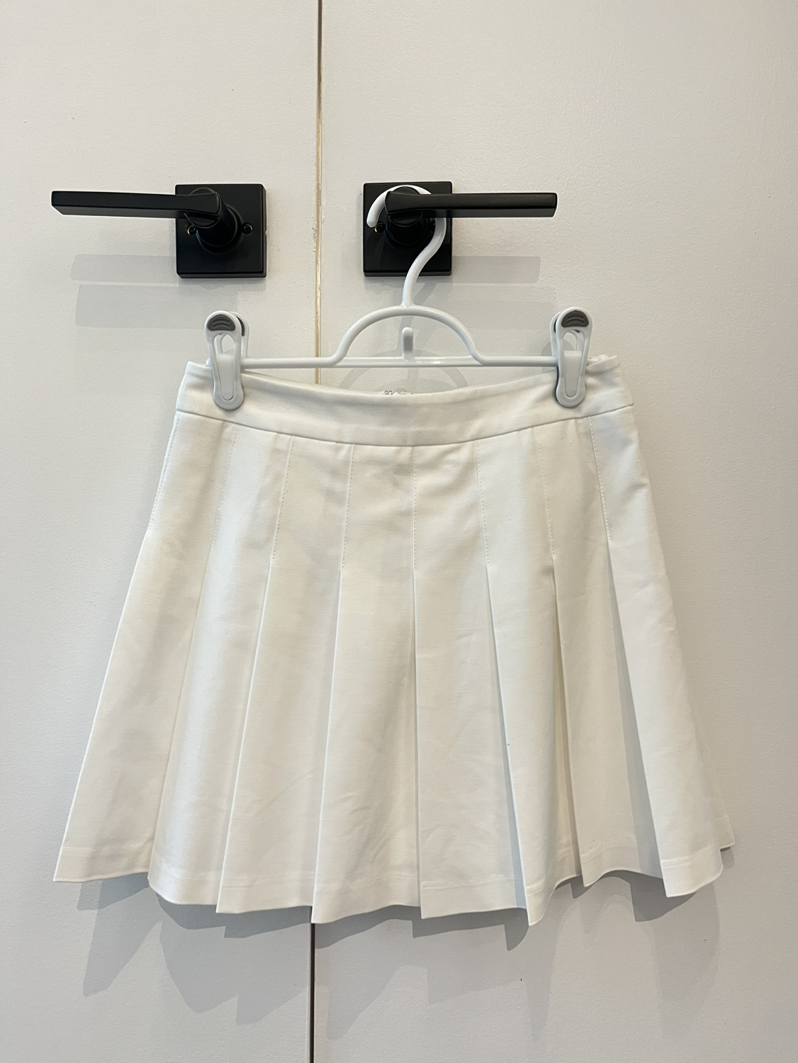 BNWOT - never worn Aritzia Sunday Best skirt - Size 0