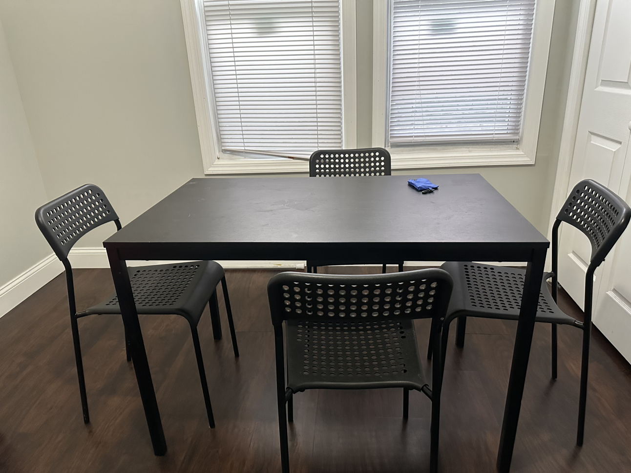 Table + 4 chair