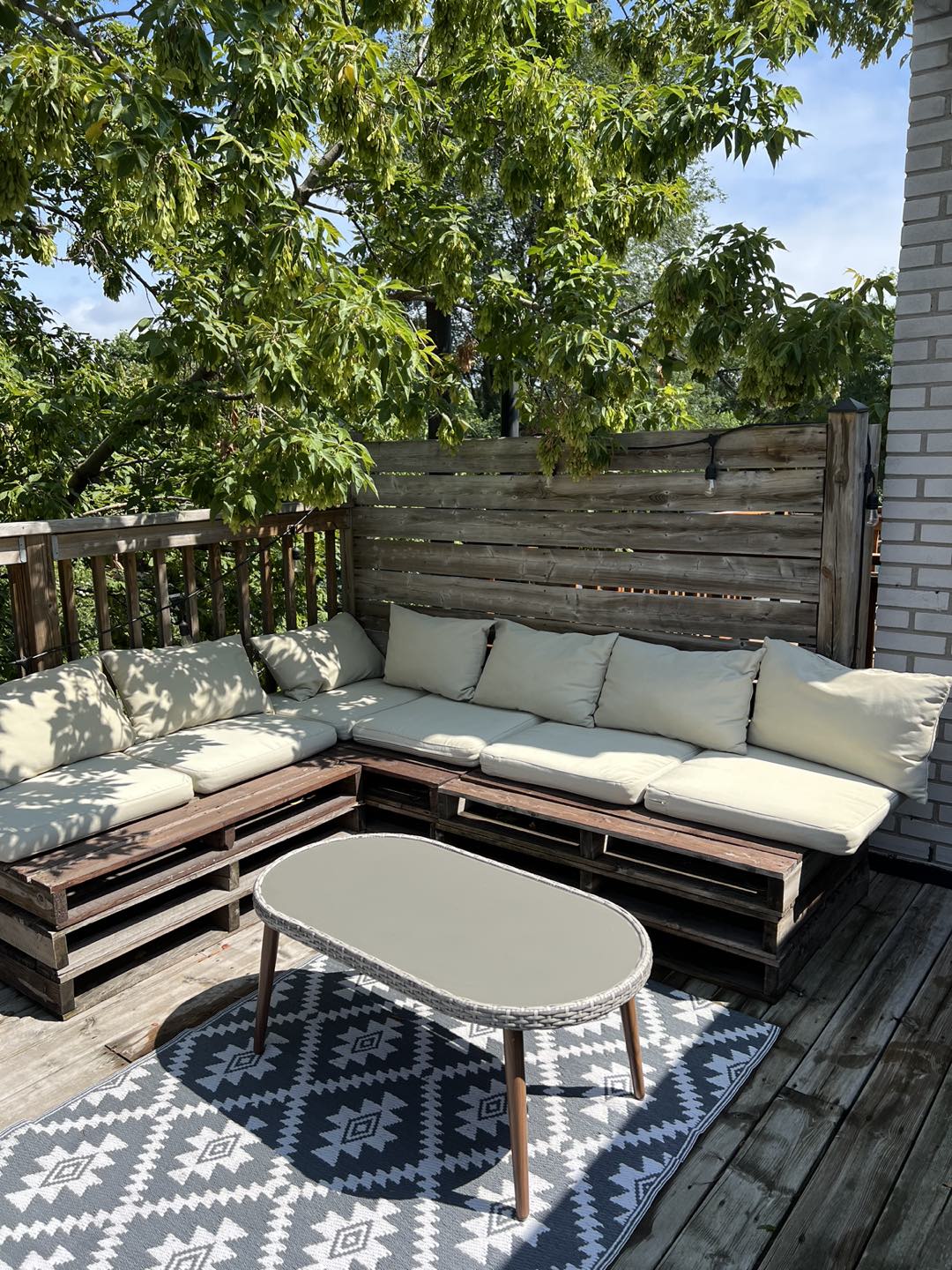 Beautiful Wood Pallet Patio Outdoor Furniture set!