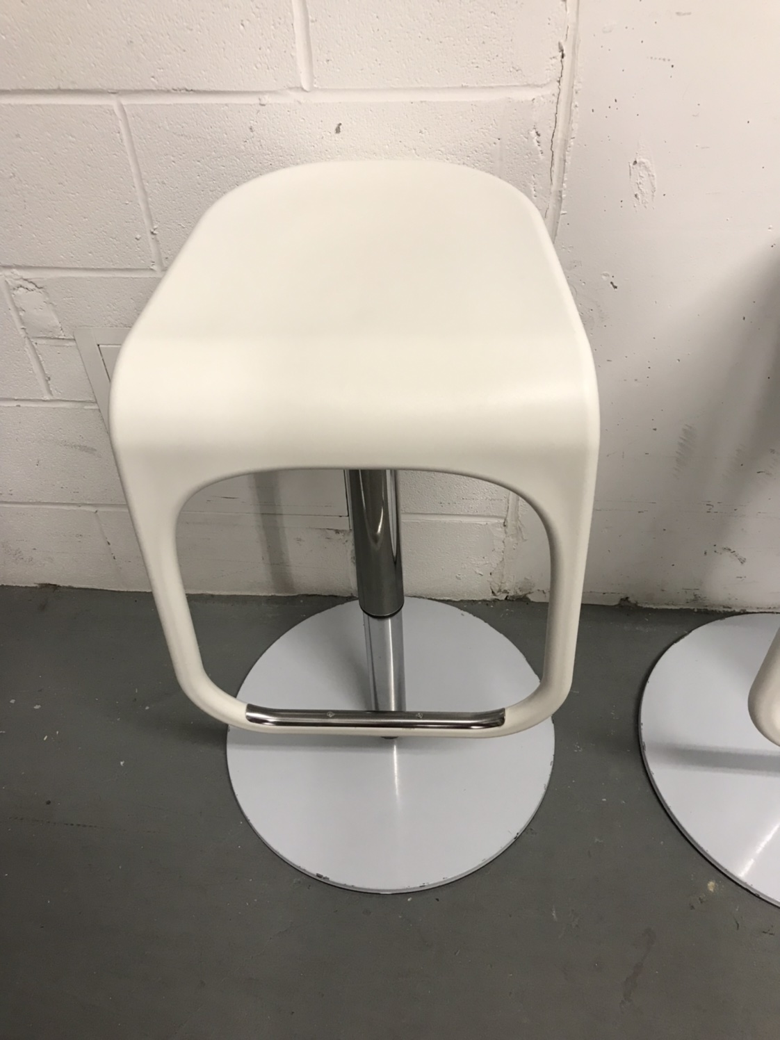 High Style! Modern 4 IKEA Bar Stools Sleek & Stylish - photo 2