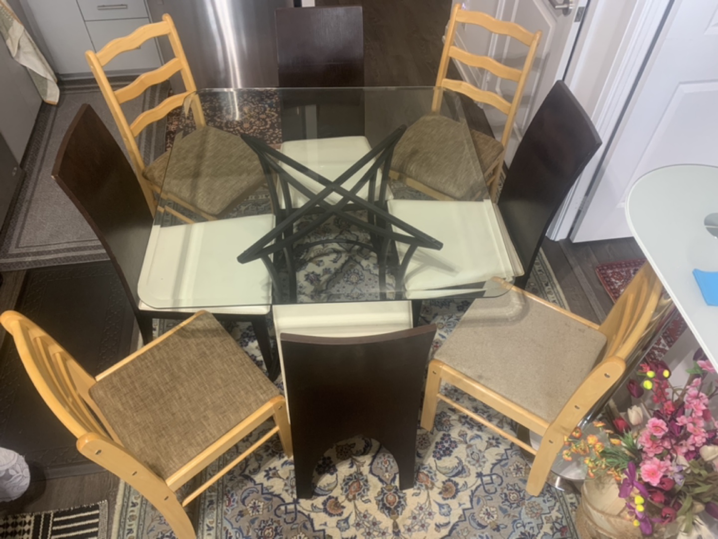Glass top dinner table for 4 + 4 extra chairs (different ) - photo 2