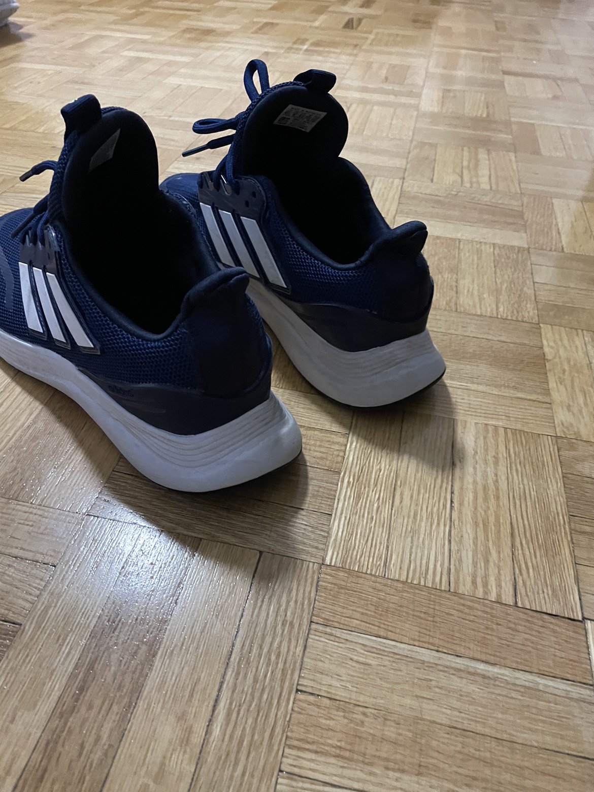 Adidas US 8.5 Joggers $15 - photo 3