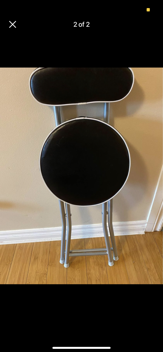 Folding chairs thumbnail