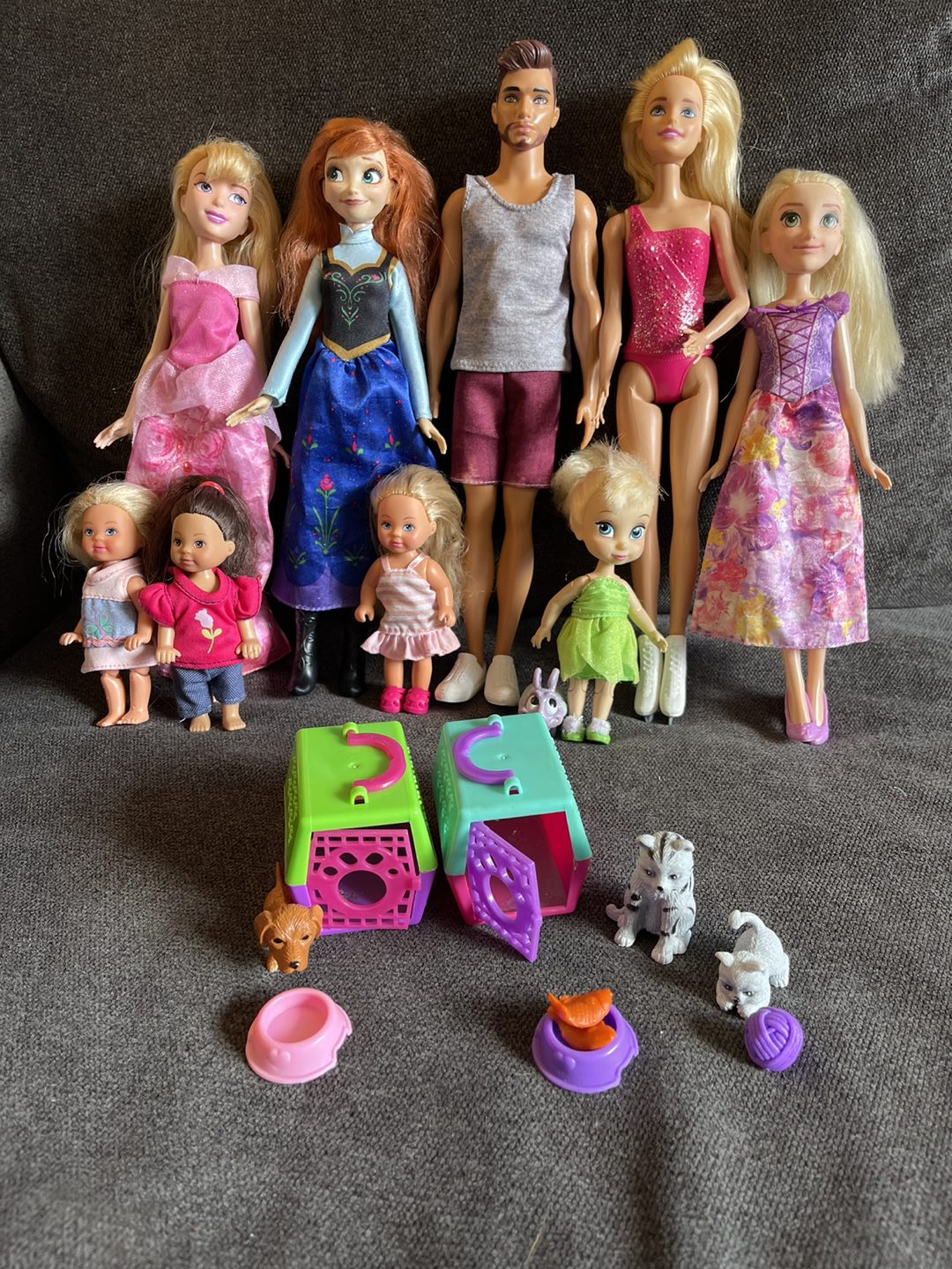 Barbies / doll lots thumbnail