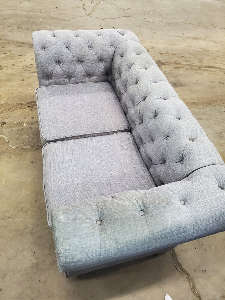 love couch - photo 2