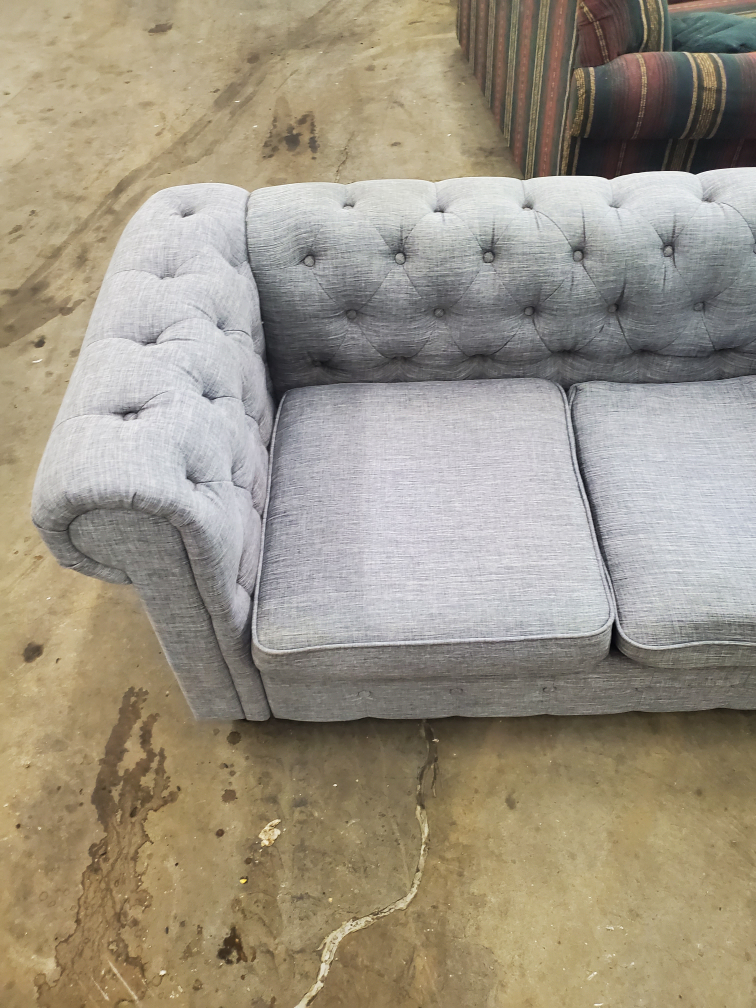 love couch - photo 3