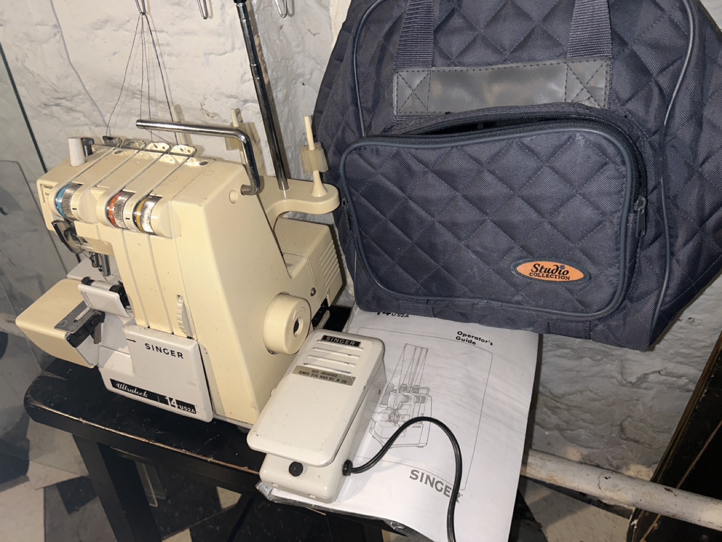 SINGER Ultralock 14U52A Overlock Sewing Machine 3 Thread SERGER - photo 3