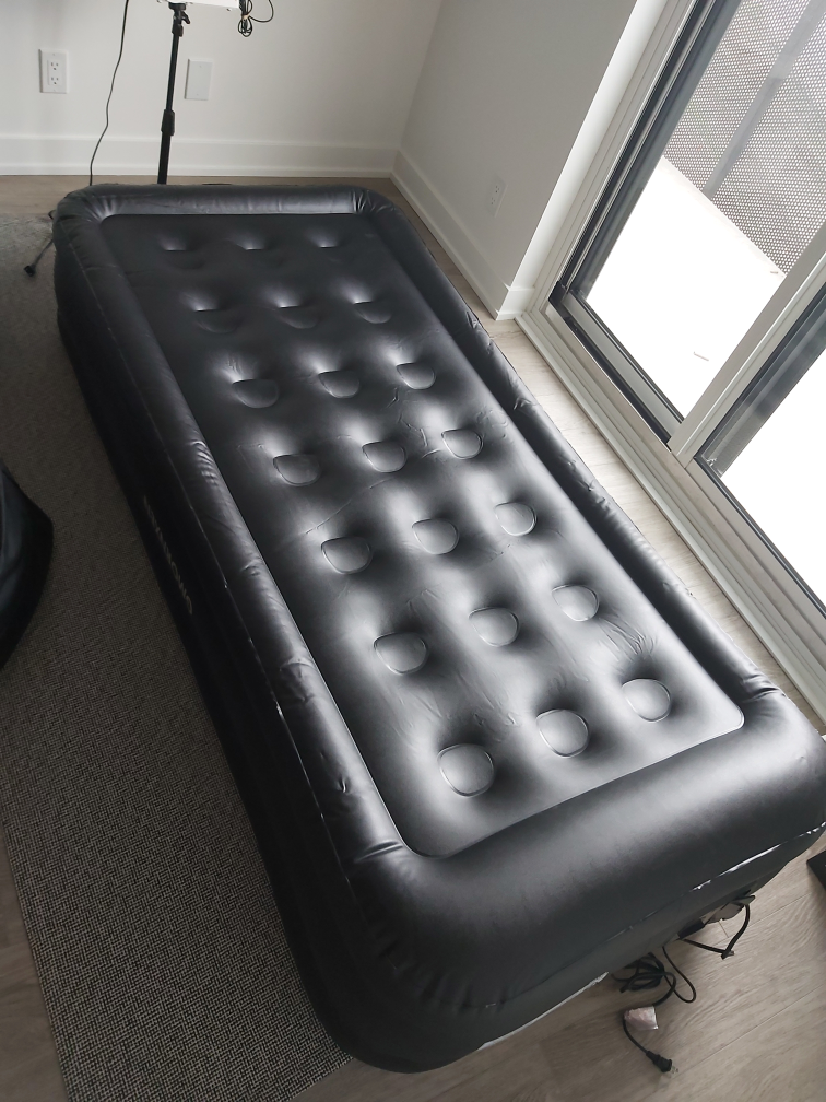 twin airbed with built in pump thumbnail