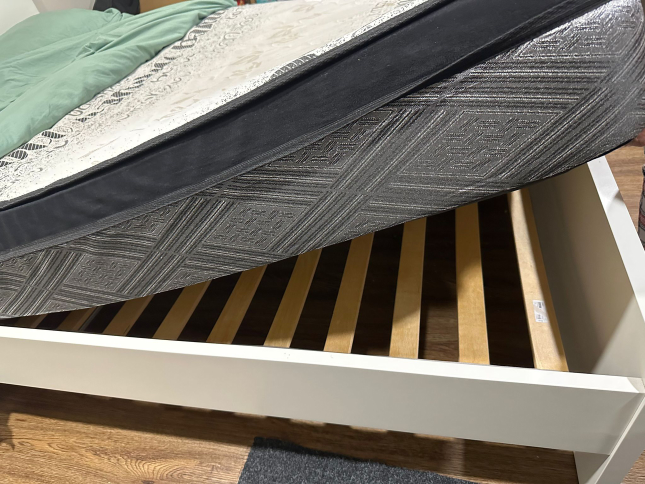 Queen Size Mattress - photo 3