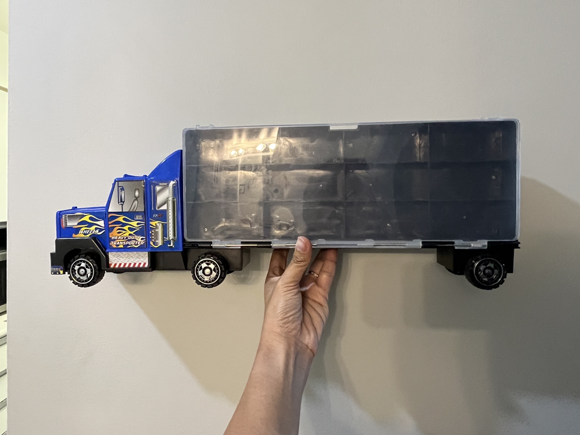 Hot wheels truck thumbnail
