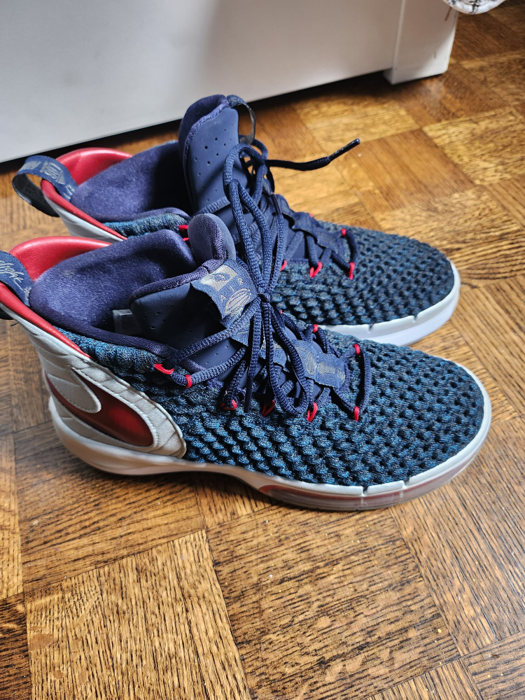 Nike Alpha Dunk Size 9.5 image indicator(2)