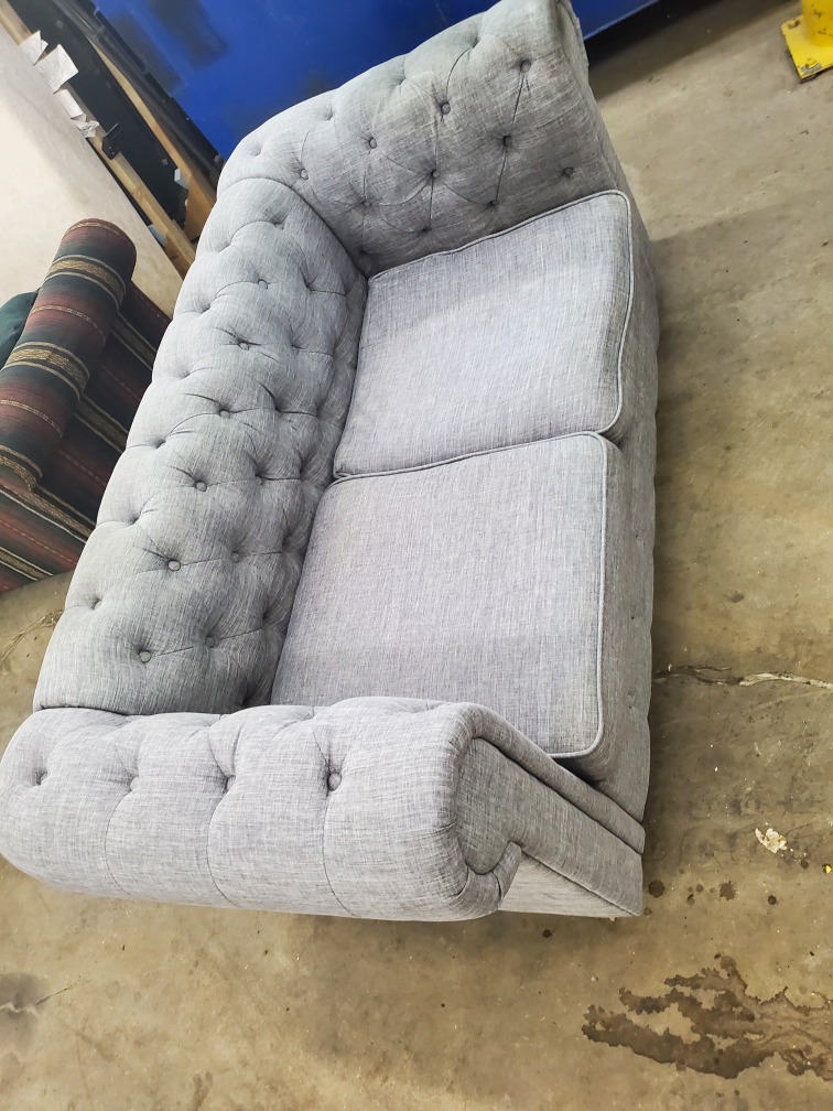 love couch - photo 5
