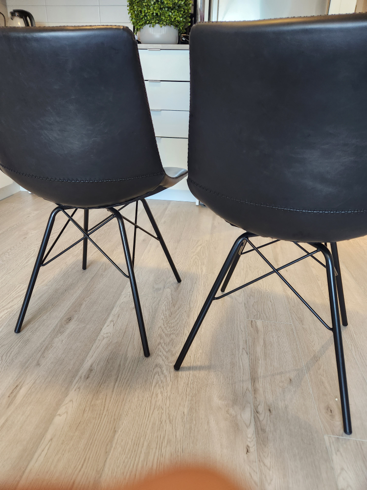 two black chairs - photo 3