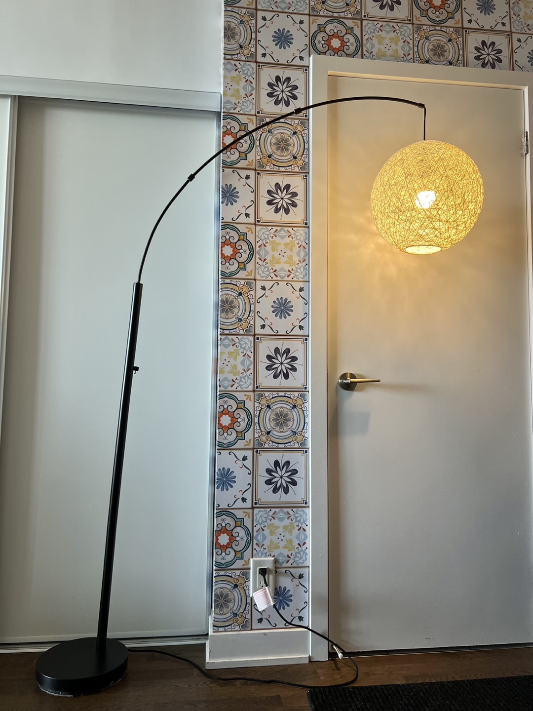 76.5" Arched Floor Lamp With Rattan Sphere - photo 3