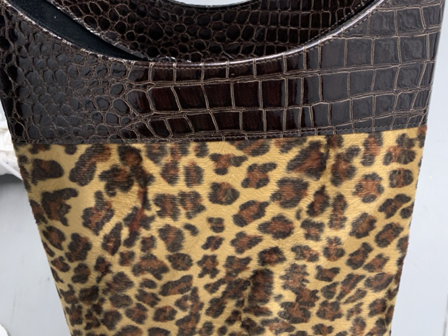 Leopard magazine & book  rack - photo 5