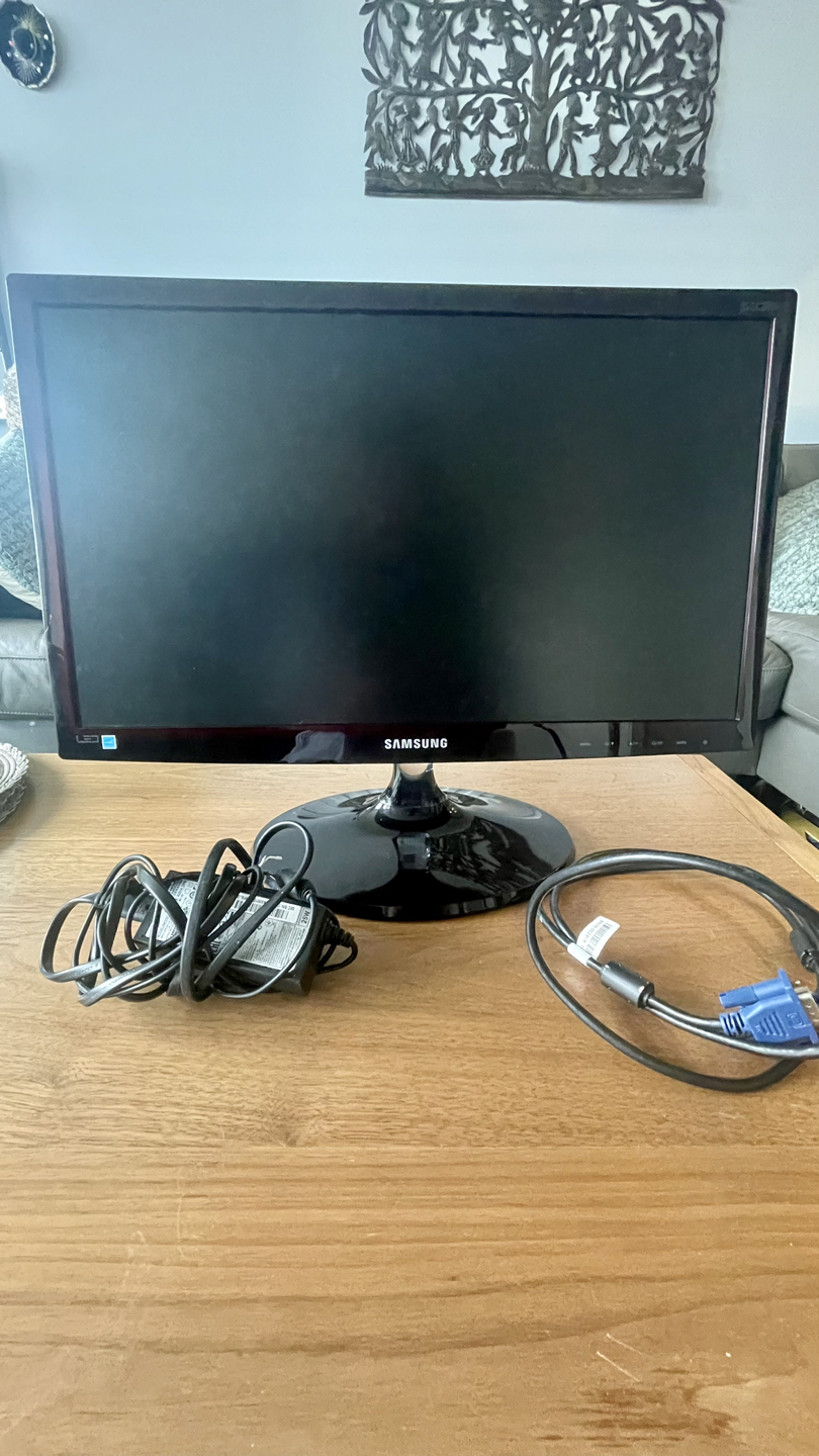 Samsung 22” monitor S22C300H thumbnail