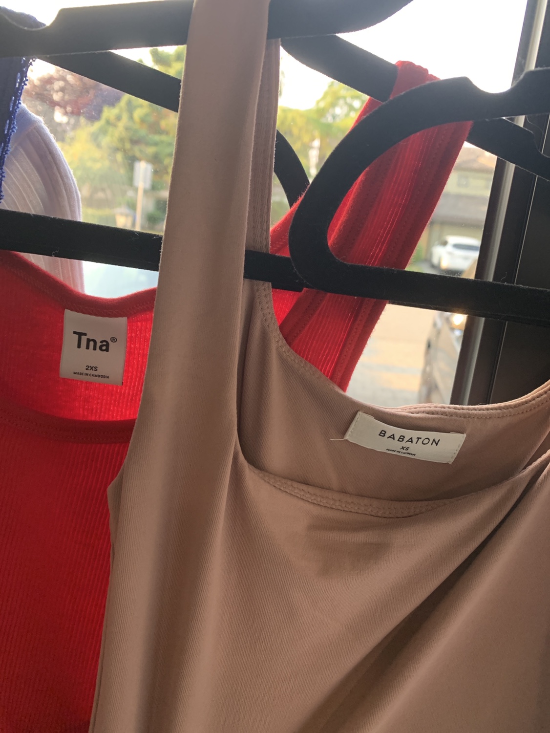 Aritzia tops - photo 4