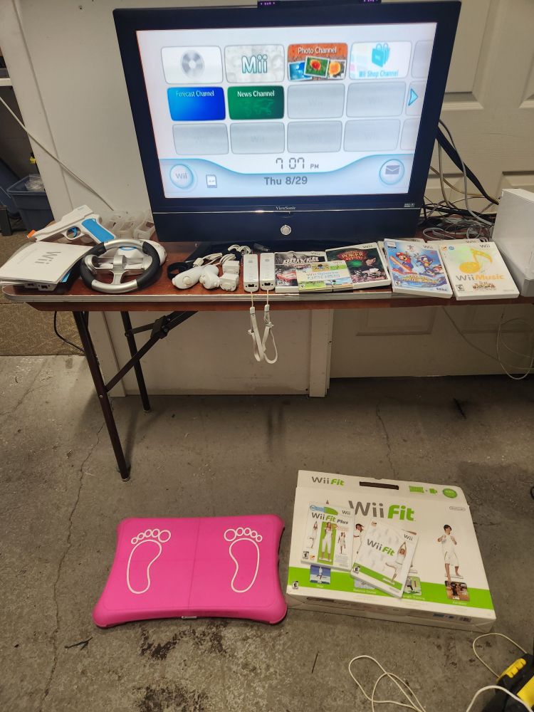 Wii with Wii fit & Games