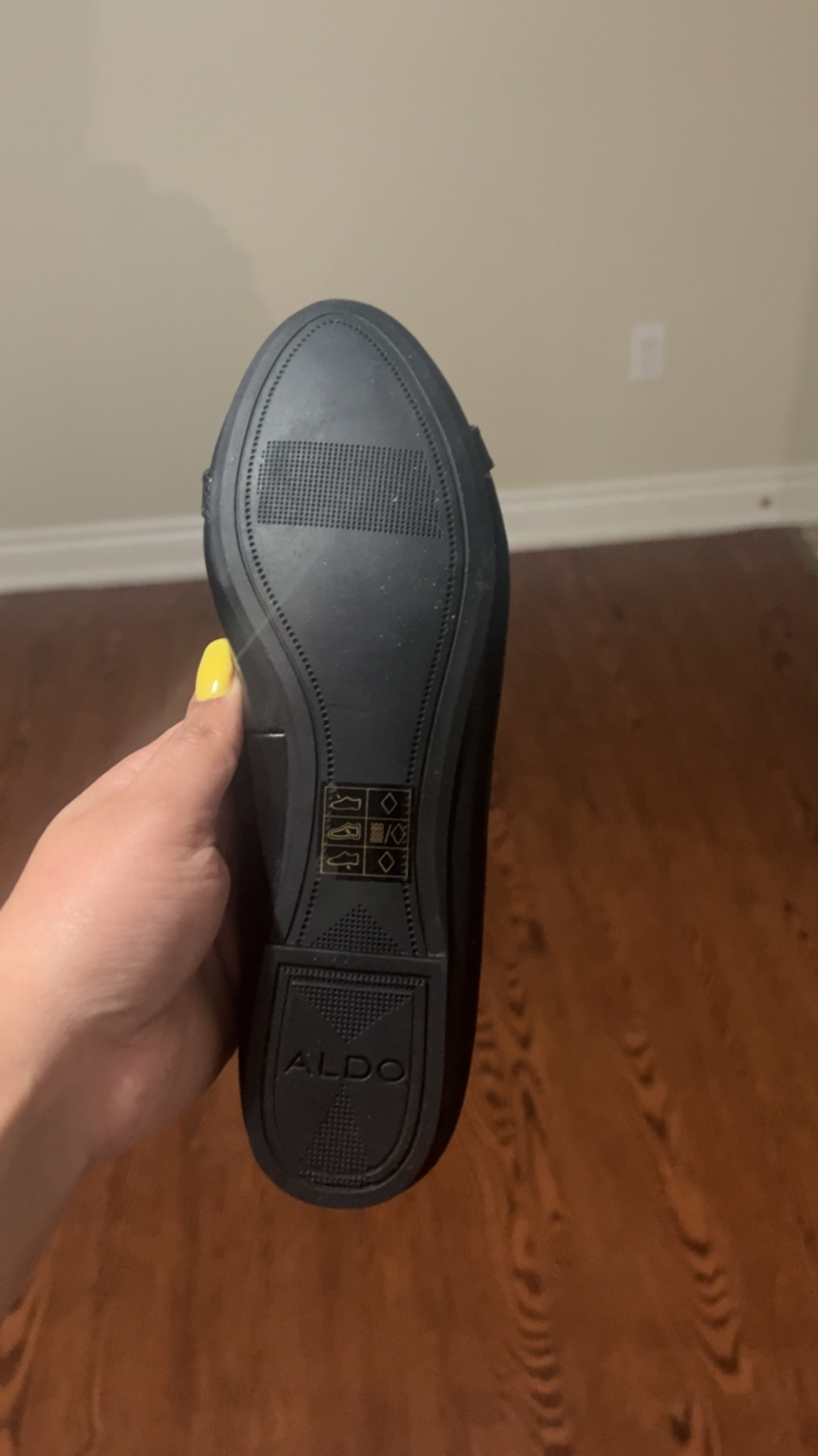 Aldo Sandles image indicator(3)