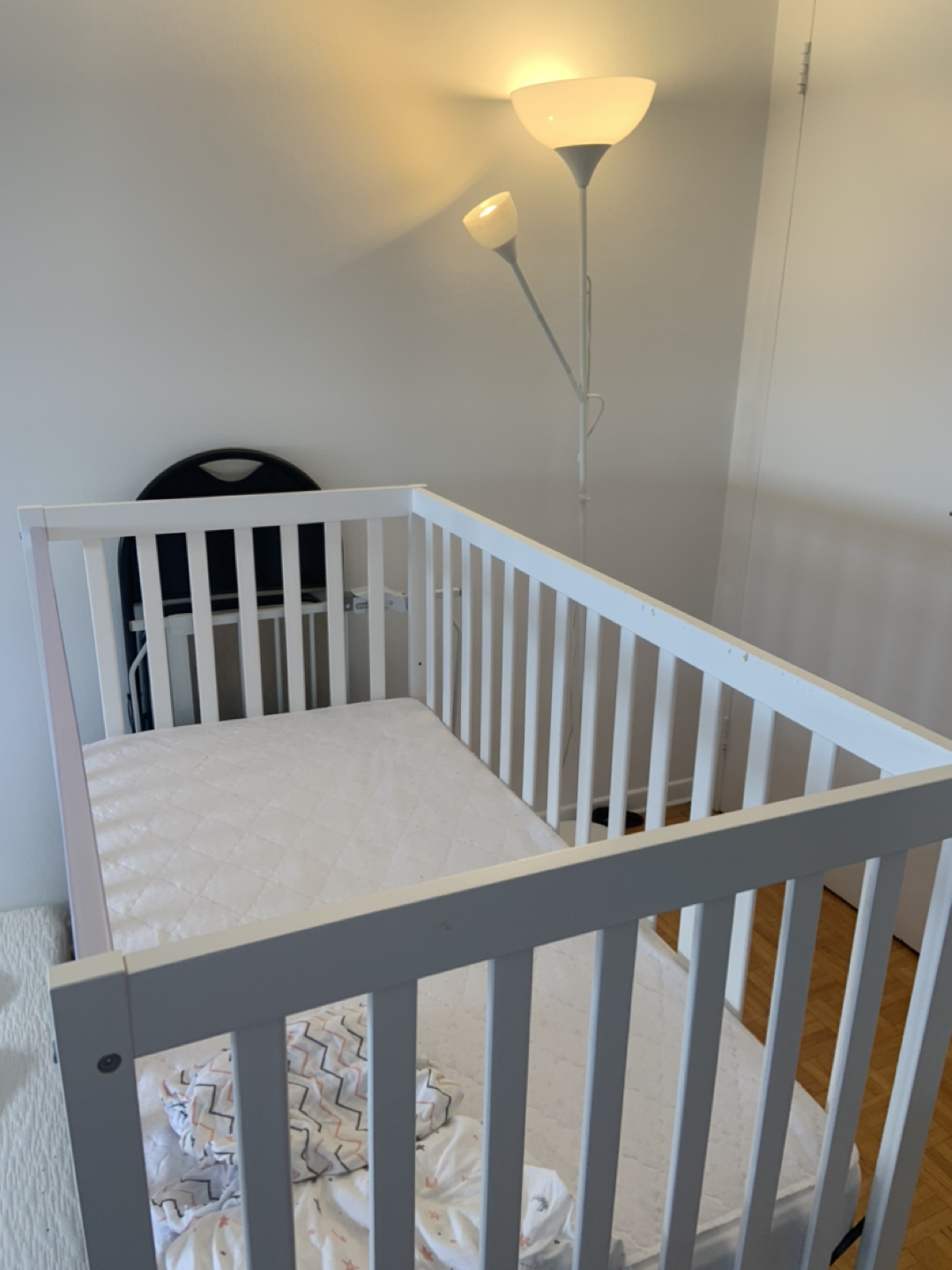 Baby crib + mattress - photo 2