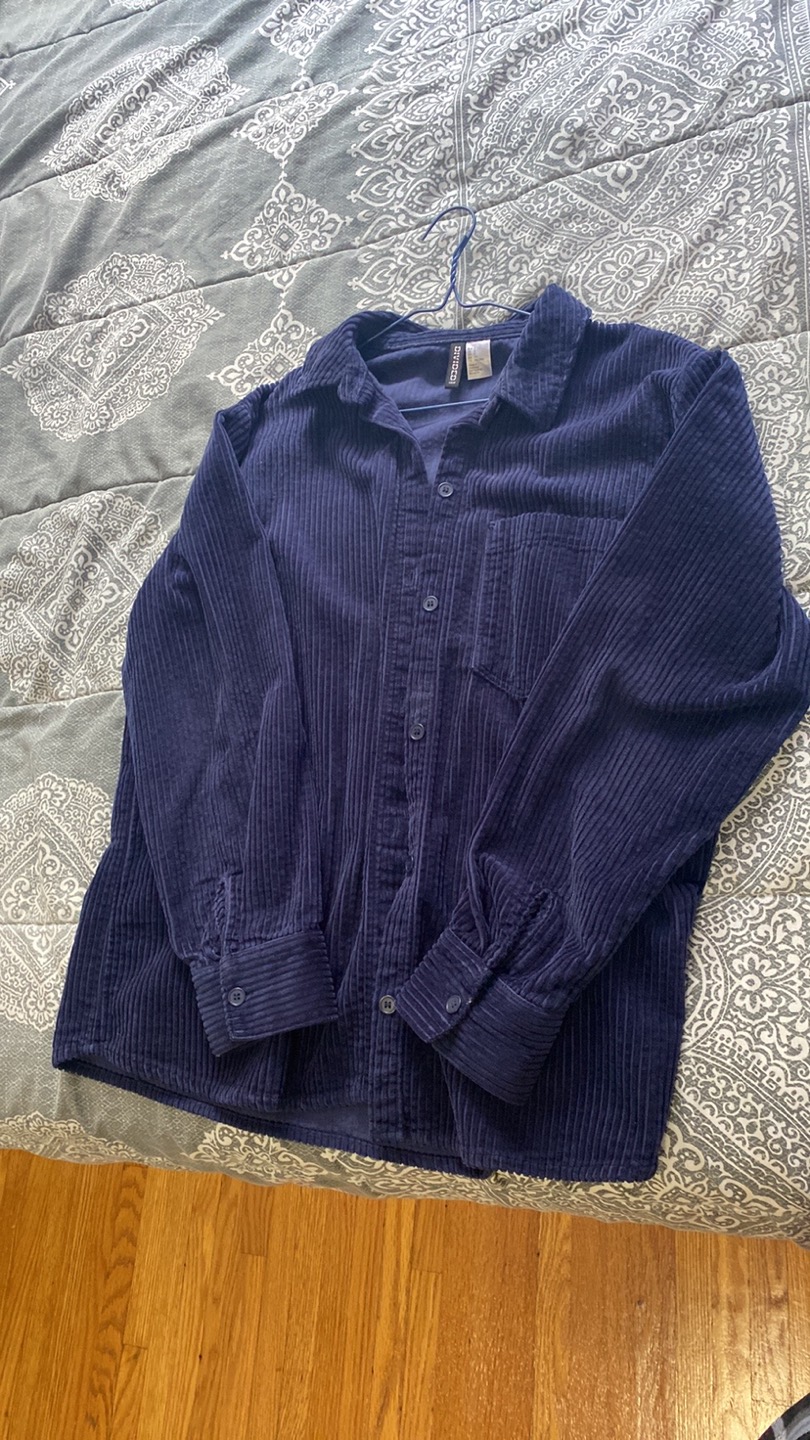 Blue velvet jacket image indicator(3)