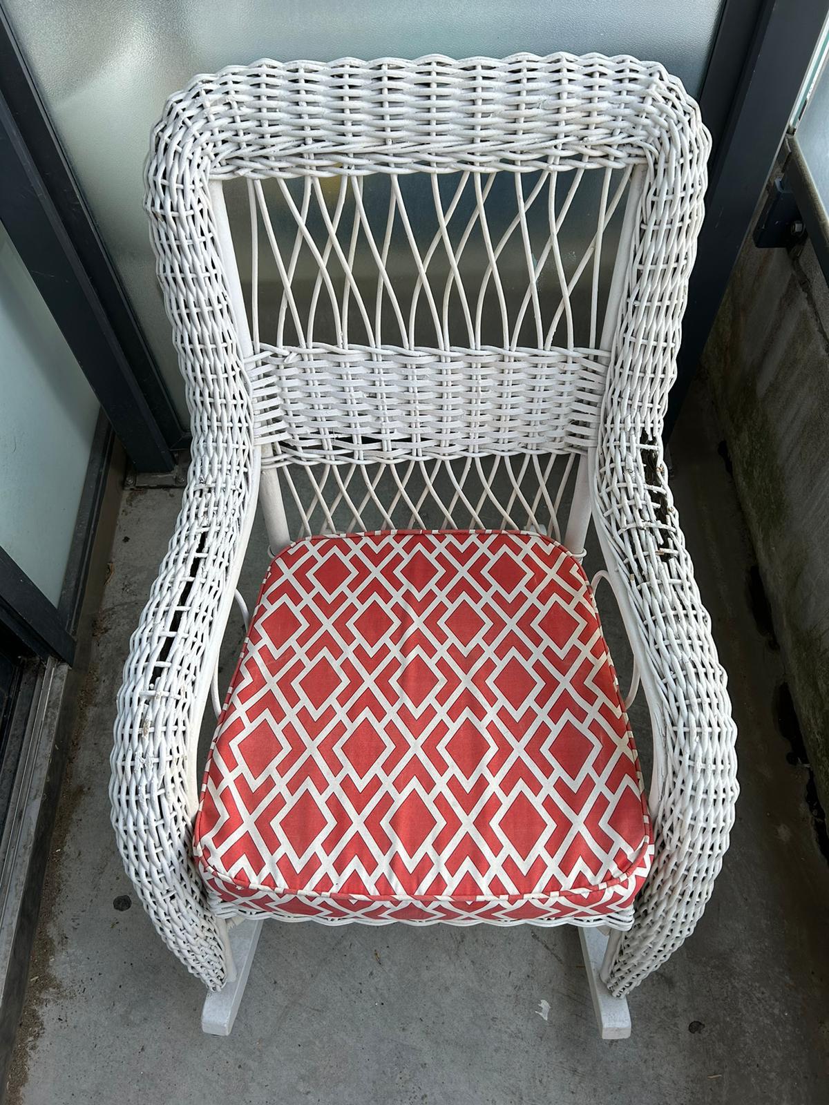 Outdoor Swing Chair PICK UP AUG 31 only - photo 2