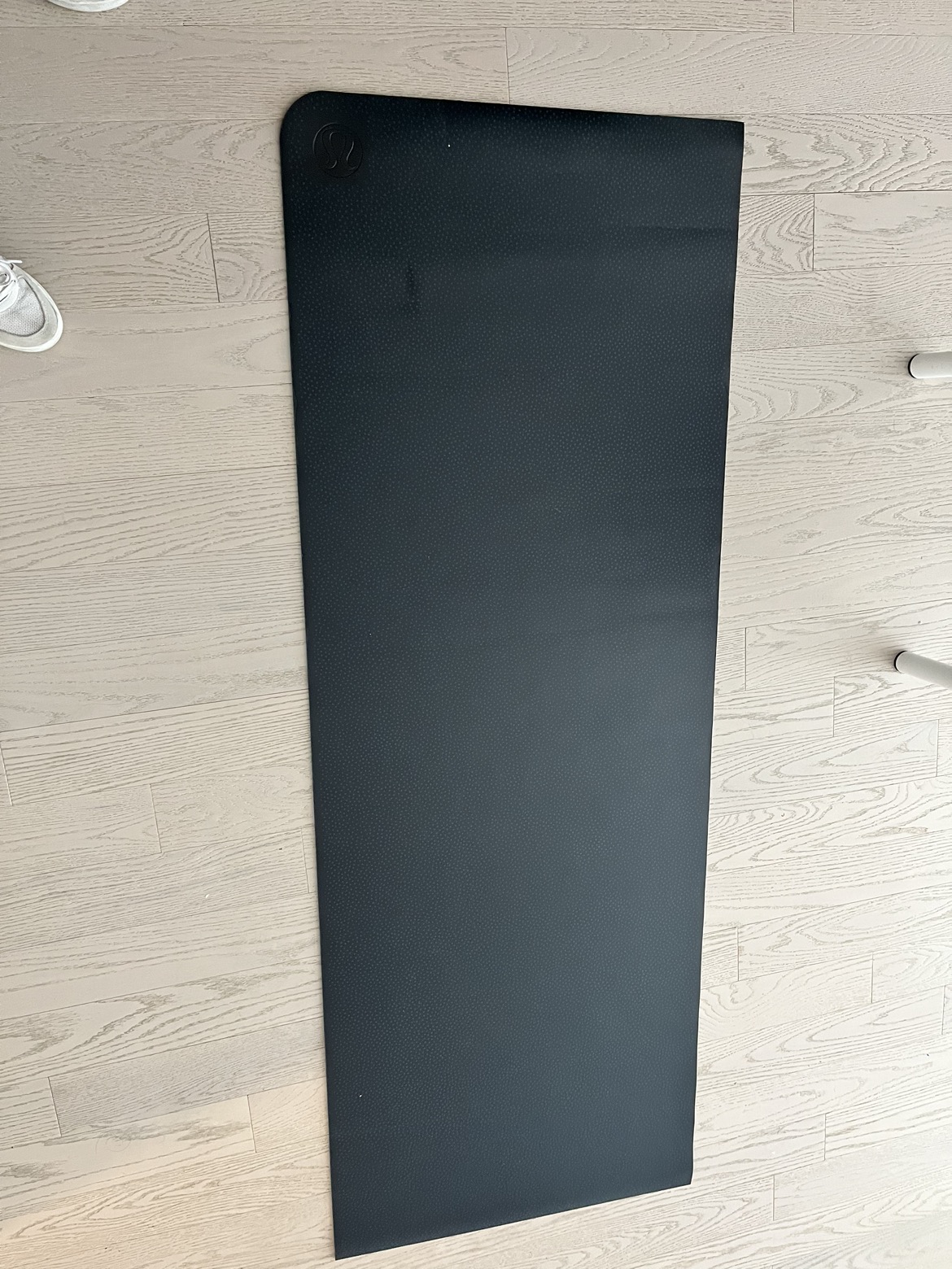 Lululemon yoga mat with lululemon bag MOVING SALE image indicator(4)