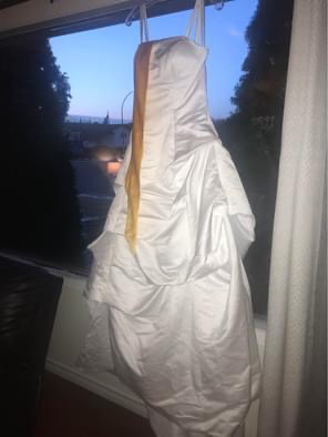 2009 Alfred Angelo wedding dress - photo 4