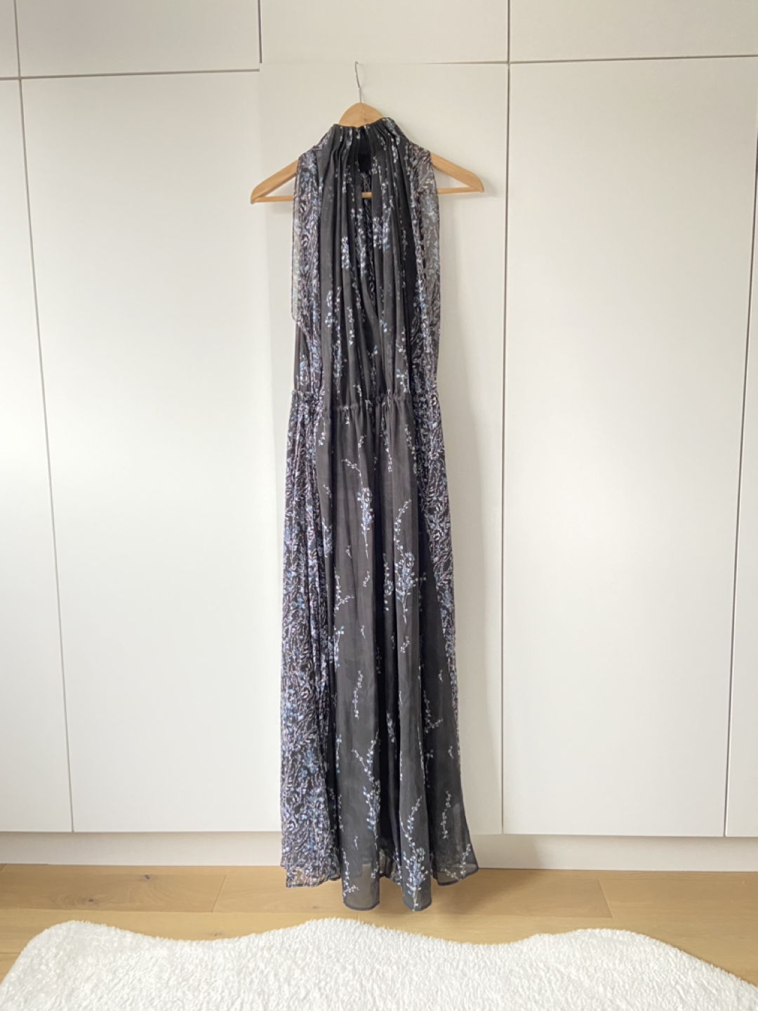 H&M conscious collection Exclusive maxi dress size 6 image indicator(2)