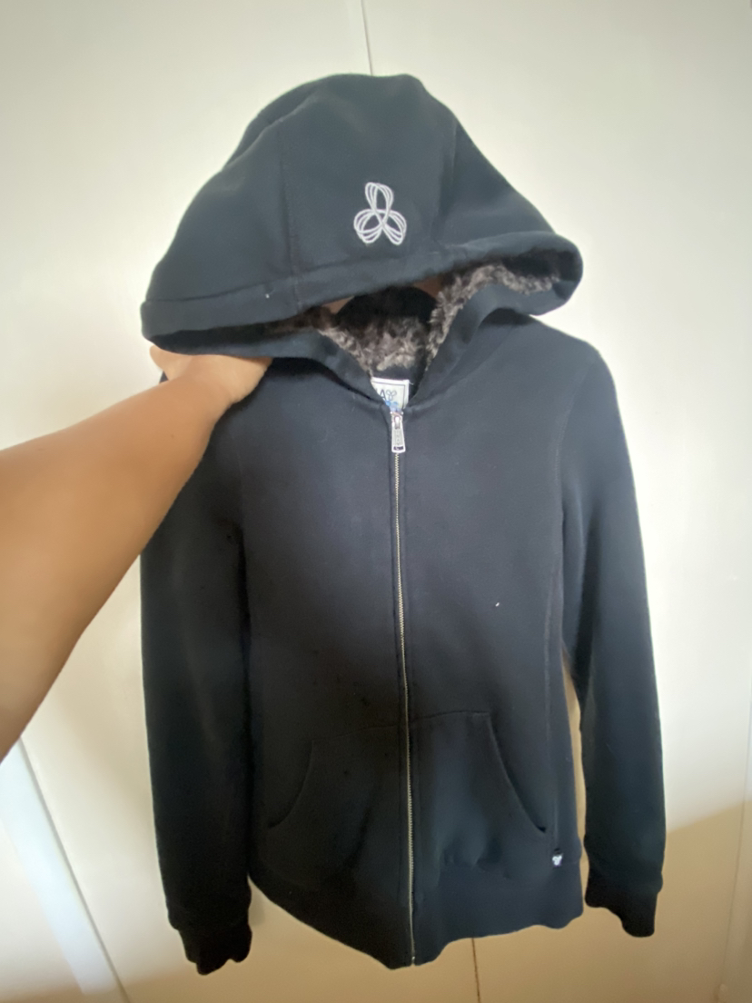 Tna sweater