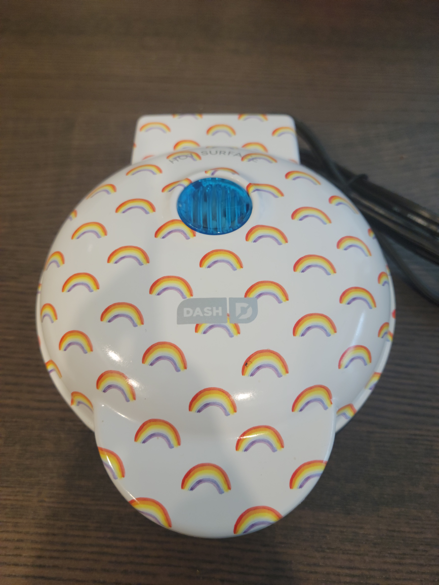 Mini waffle maker