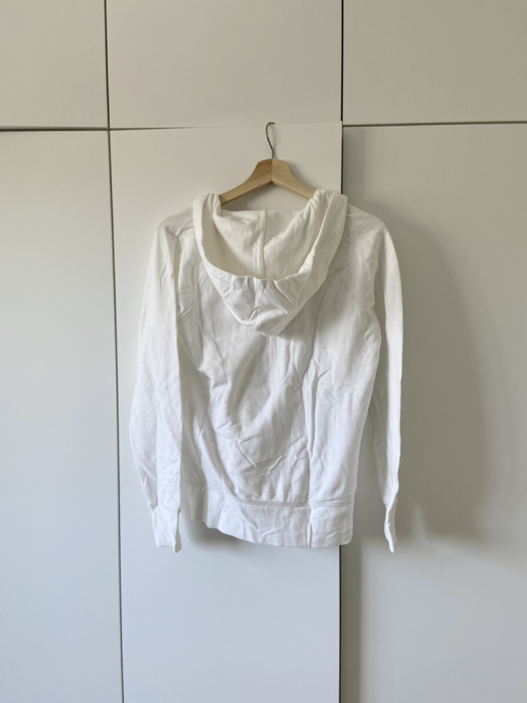 GAP white cotton zip up hoodie size S – NWT never worn image indicator(2)