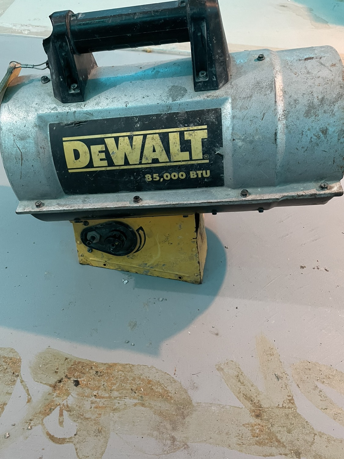 Dewalt 85,000 BTU propane heater