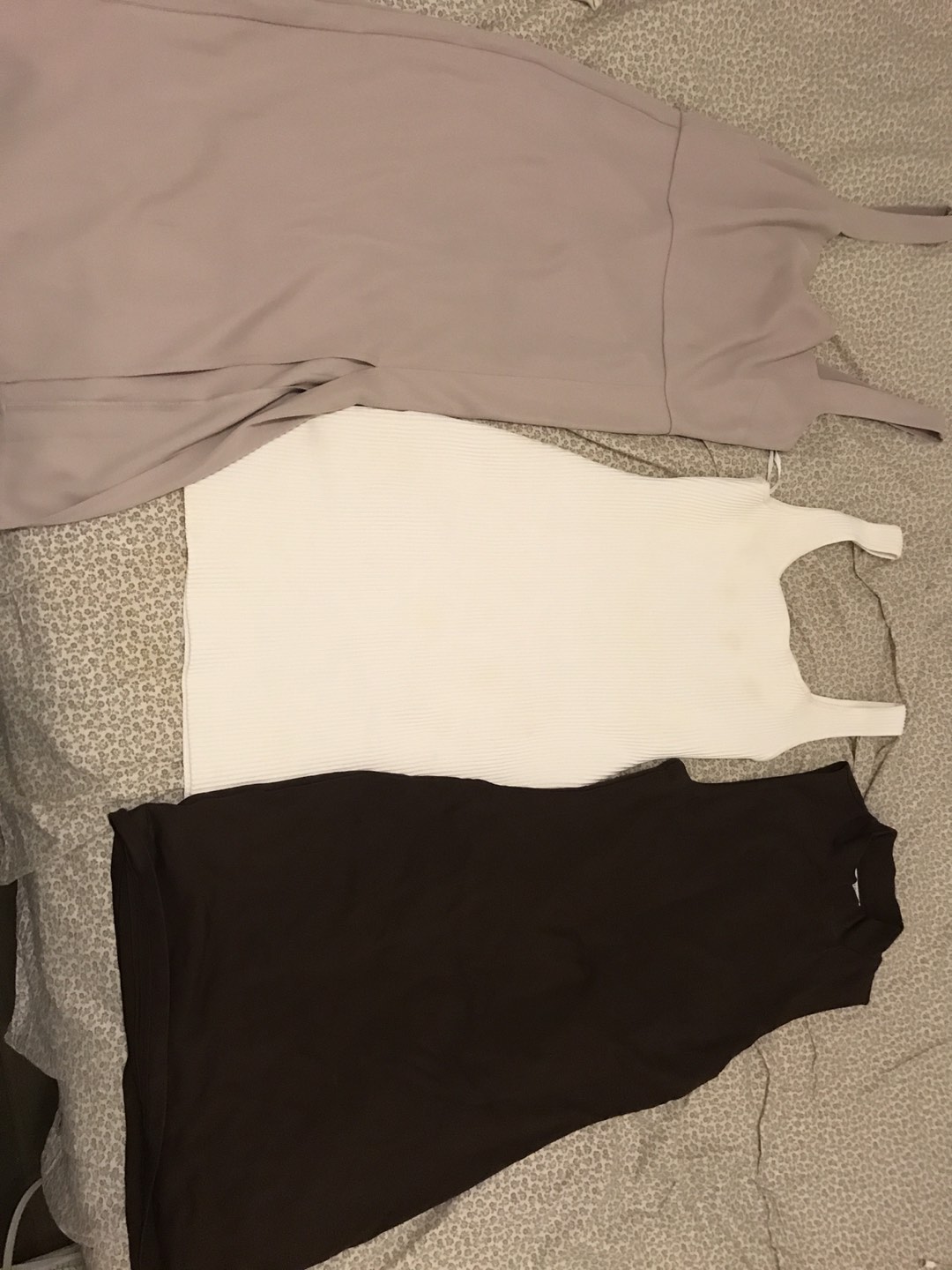 Aritzia fit dresses size 4 and Medium and small thumbnail