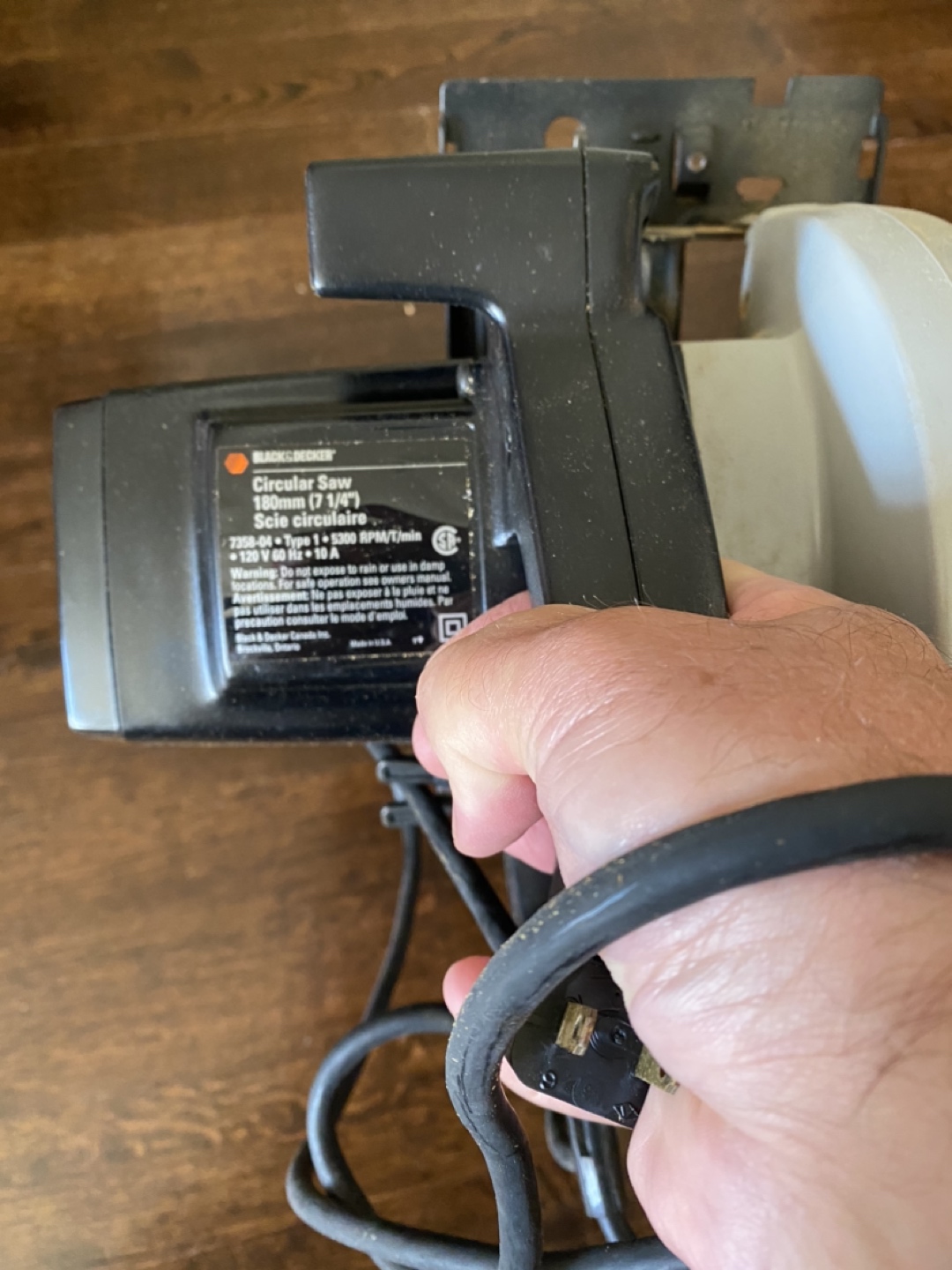 Circular Saw B&D 10 amps, extra blades, toolbox included image indicator(4)