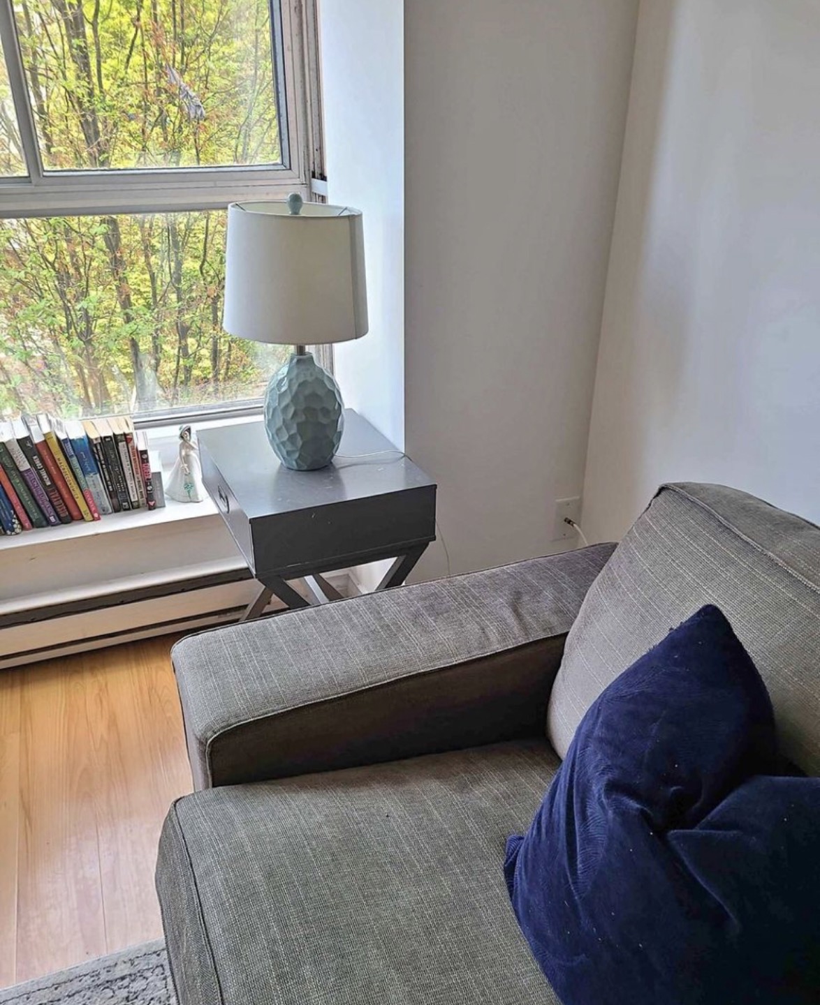 Tiffany blue lamp with ceramic base image indicator(3)