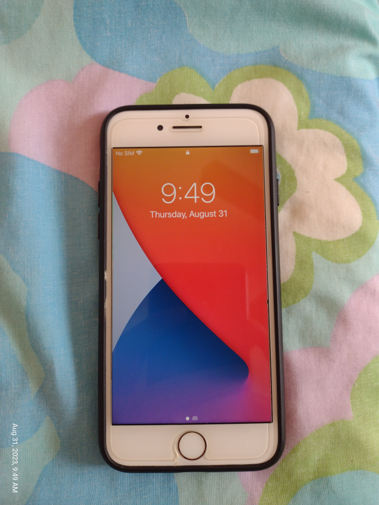 unlocked white/gold iPhone 7 for sale