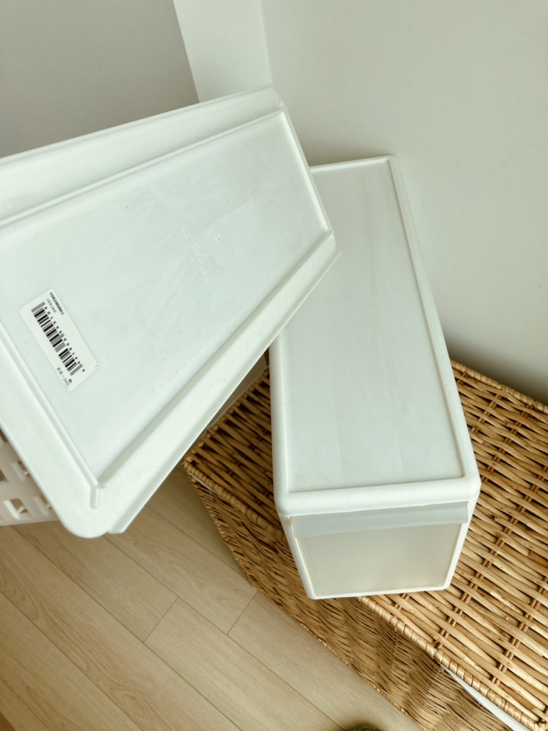 Sturdy storage drawer with basket image indicator(4)
