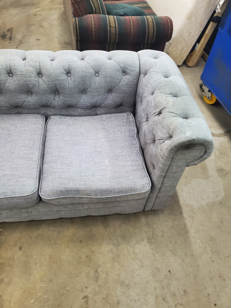 love couch - photo 4