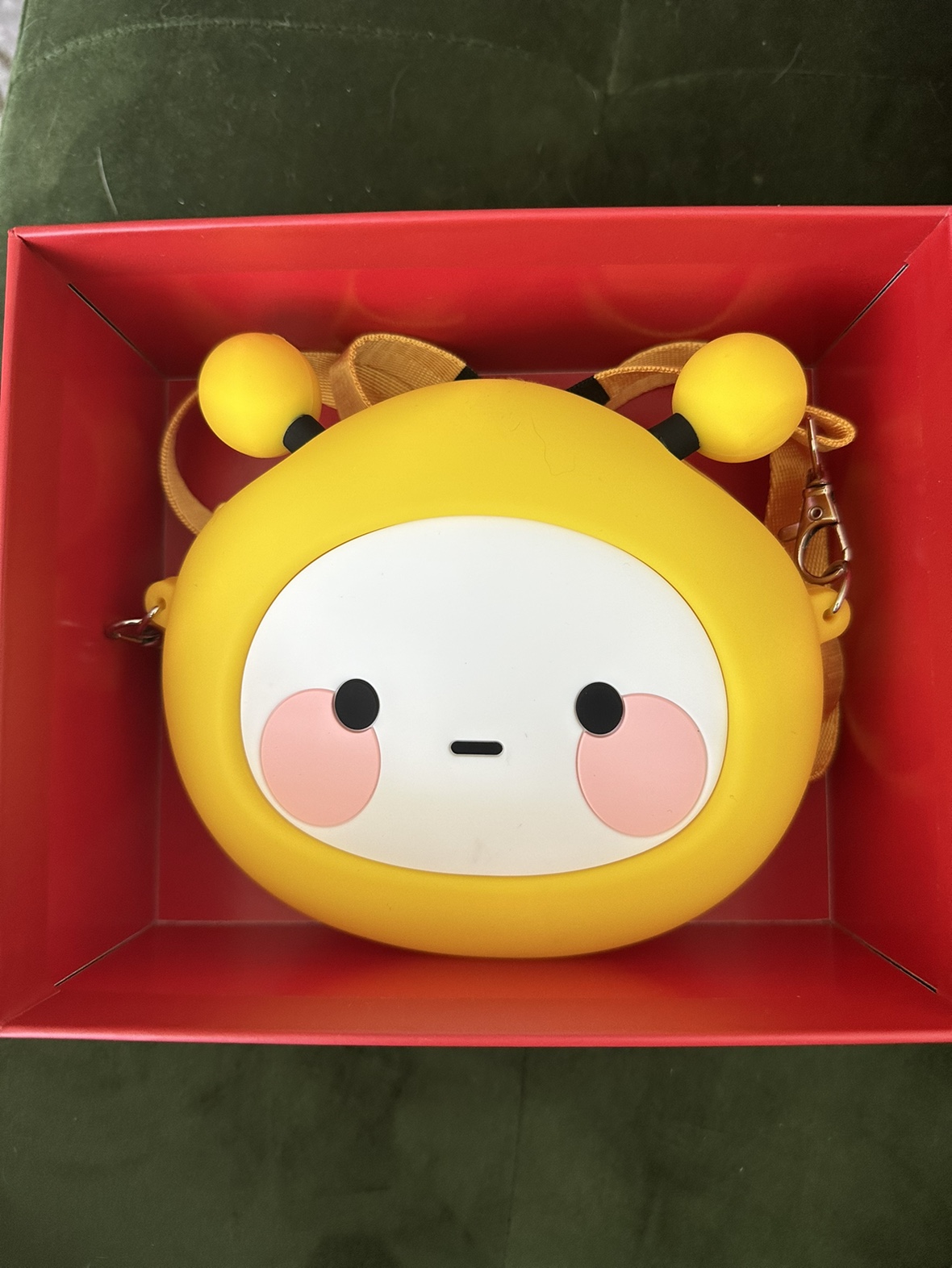 Pop Mart Lemon Bee Bag - photo 5