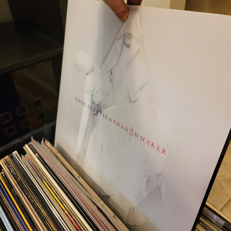 Record Player, speakers and collection image indicator(4)