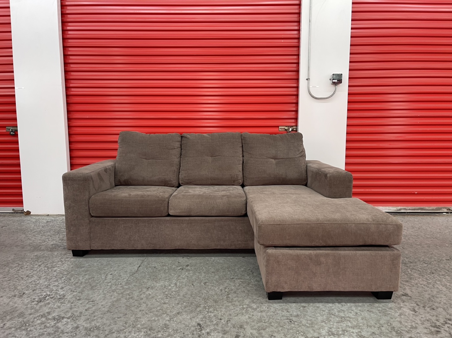 FREE DELIVERY Beautiful Reversible Sectional