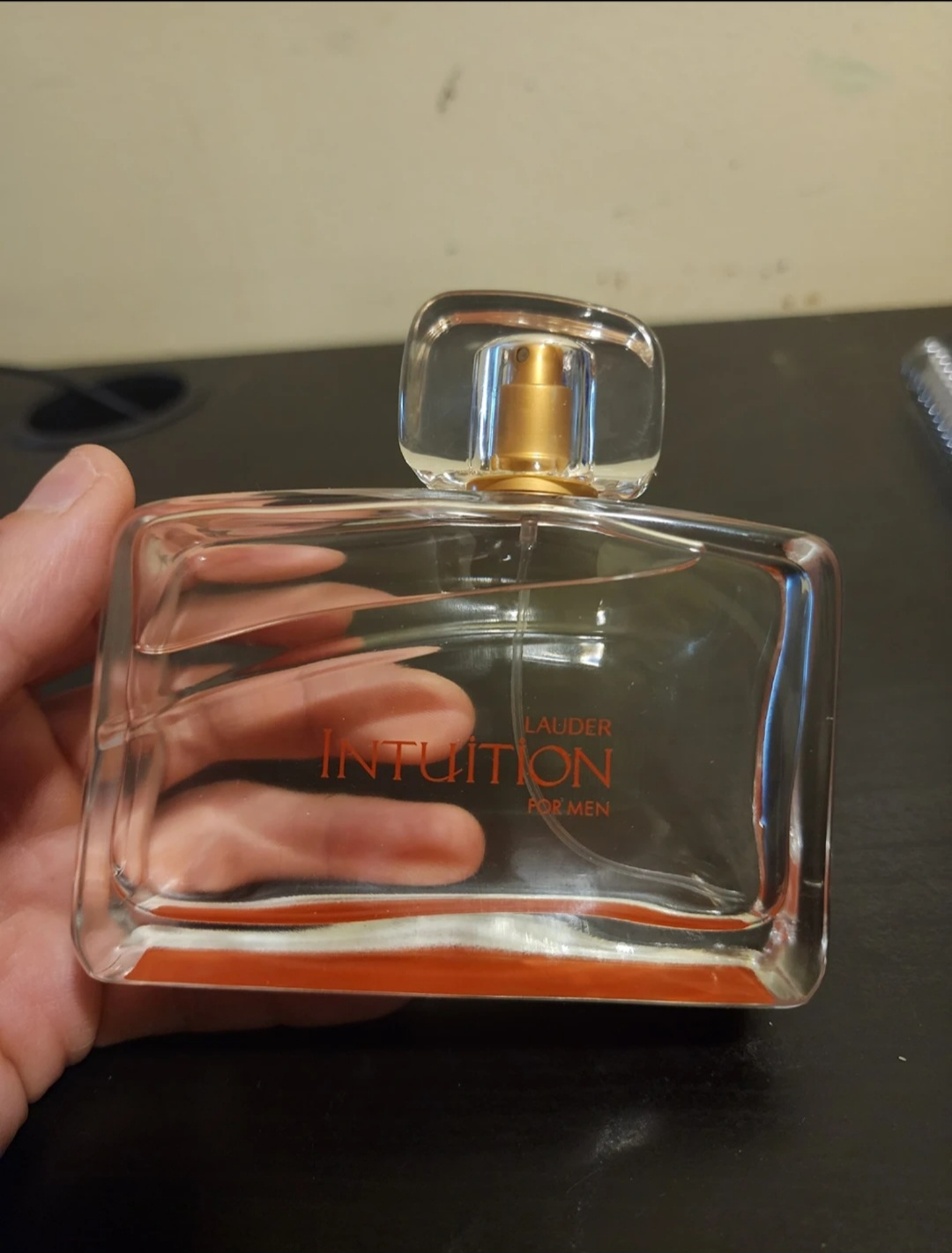 Cologne Lauder Intuition for man image indicator(3)