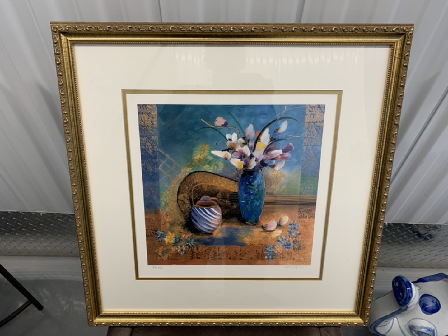 Lee White Print with Classic Guitar & Flowers - photo 5