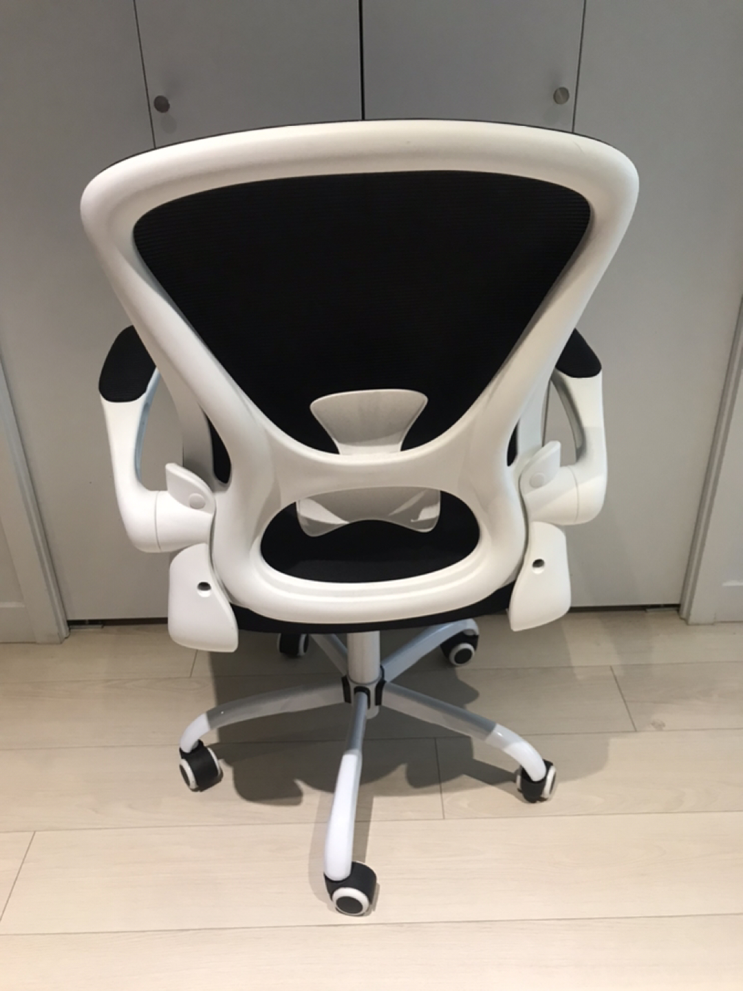 Black & white office chair - photo 3